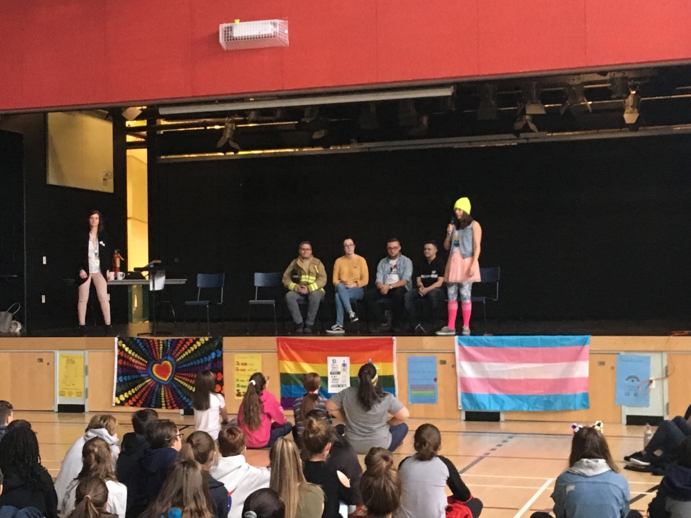 LGBTQ Rassemblement 2
